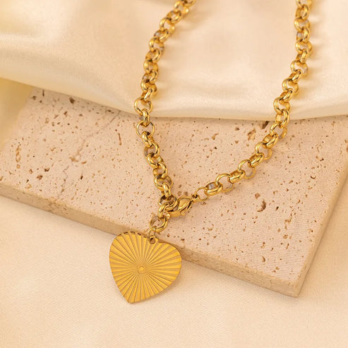 Ribbed Heart of Gold Necklace