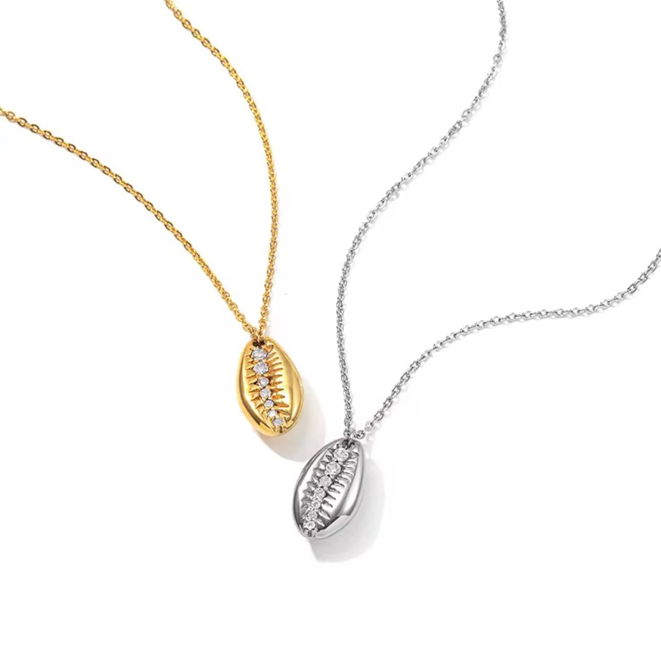 Lia shell pendant necklace-Gold