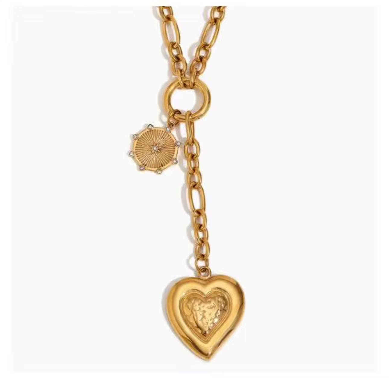 Royal Heart Link Necklace Gold