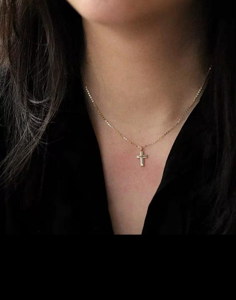 Cross Pendant Necklace Gold