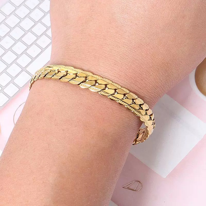 Aurelia Cuban Bracelet-Gold