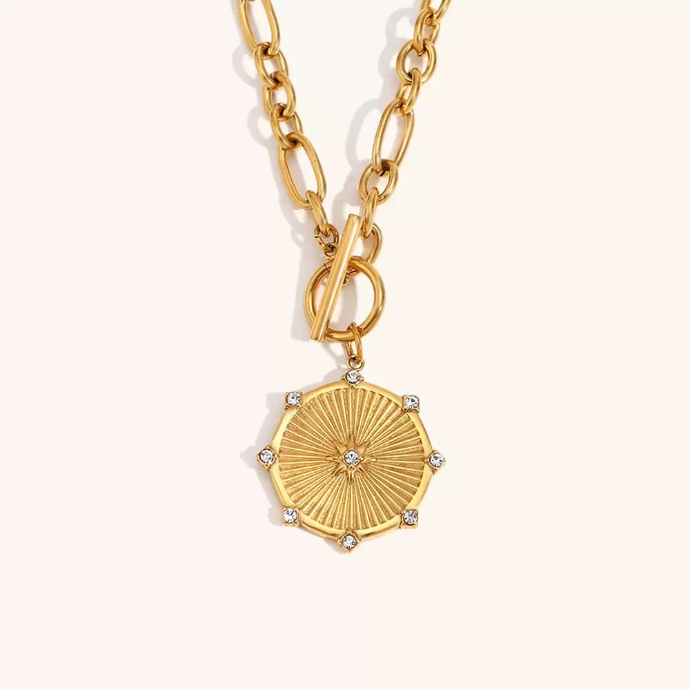 Toggle chain medallion necklace