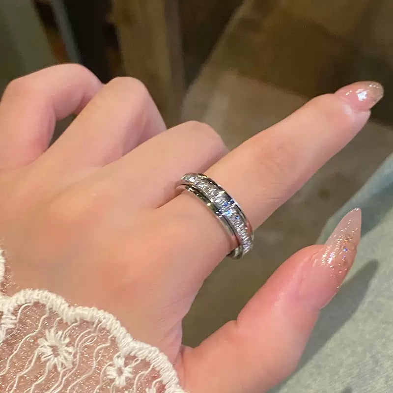 Lovely Channel set band Ring