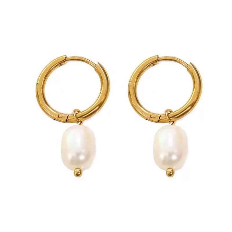 Aurora Huggie hoop pearl Earring