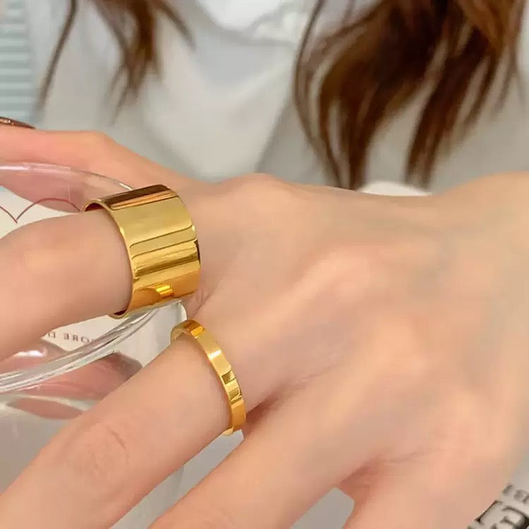 Prestige Gold Band Ring