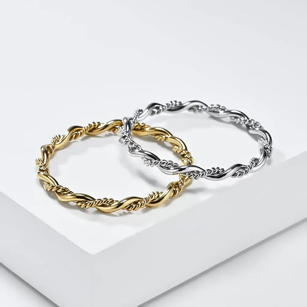 Alia twist ring