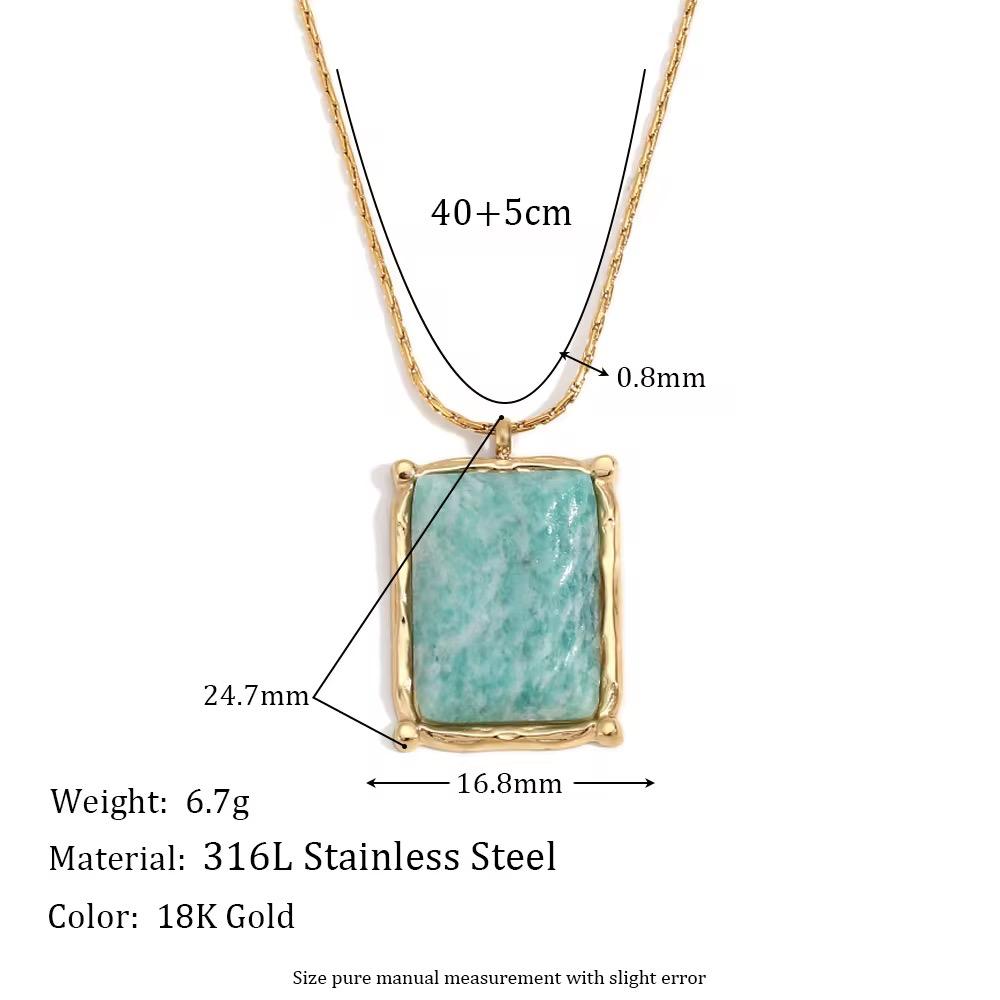 Luxury Gold Rectangle Pendant Necklace