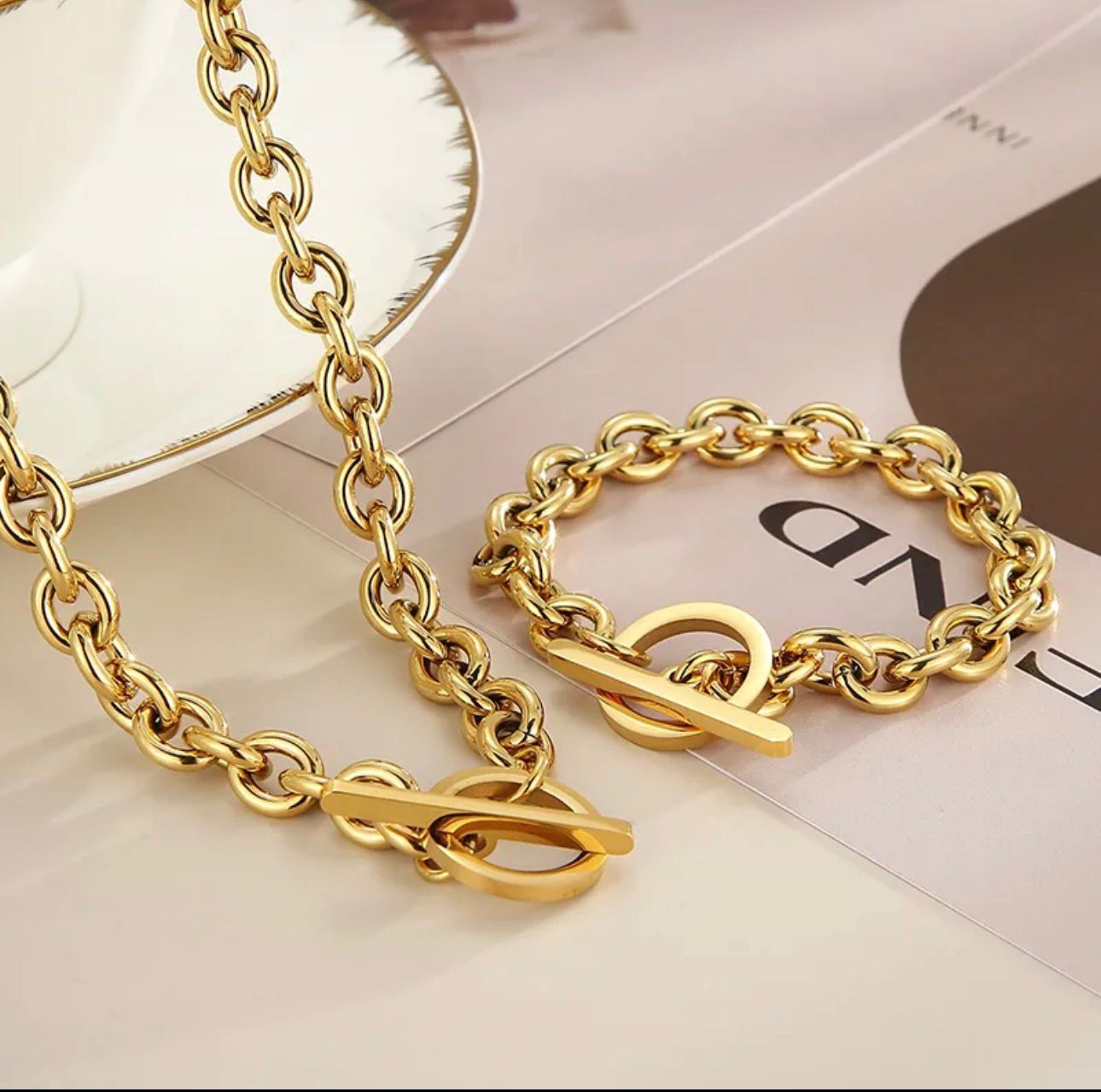 Royal Link Luxe Necklace-Gold