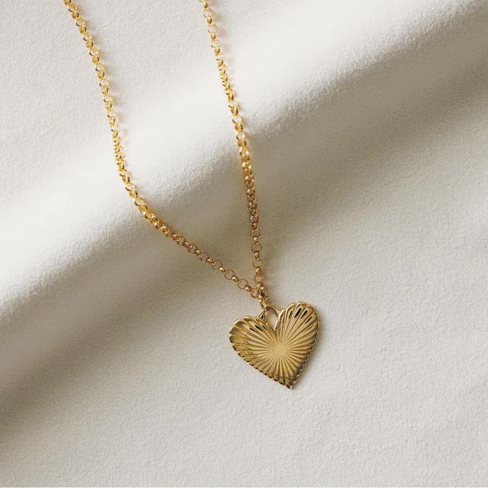 Ribbed Heart of Gold Necklace